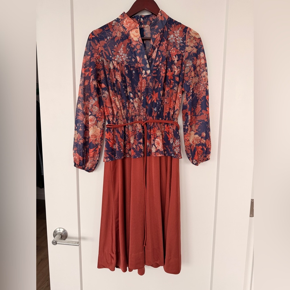 Vintage Discovery Navy and Rust Floral Long Sleeve Dress